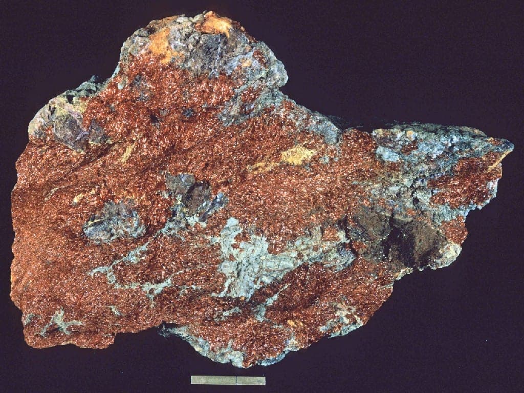 Amarantite mineral
