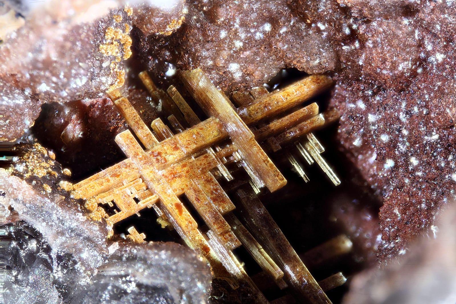Arsenuranospathite mineral