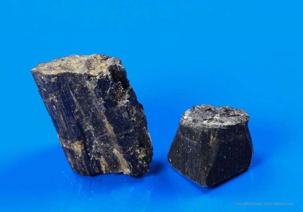 Baotite mineral