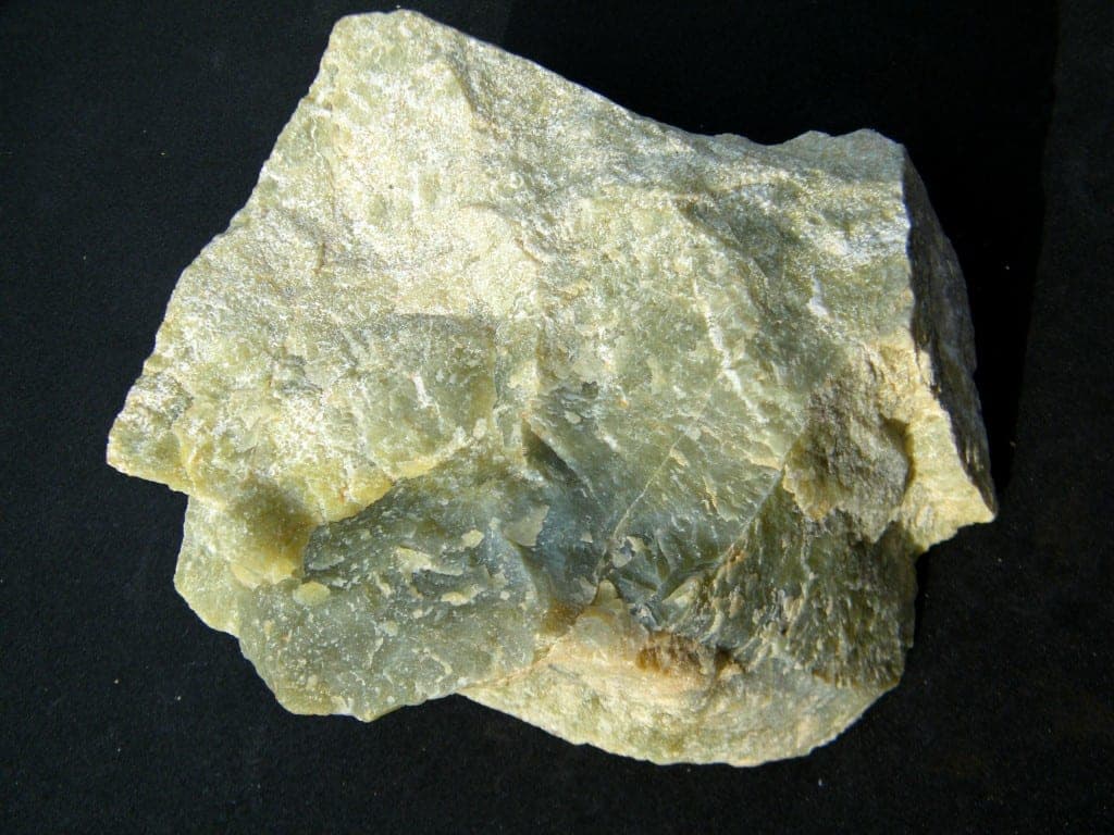 Bowenite mineral