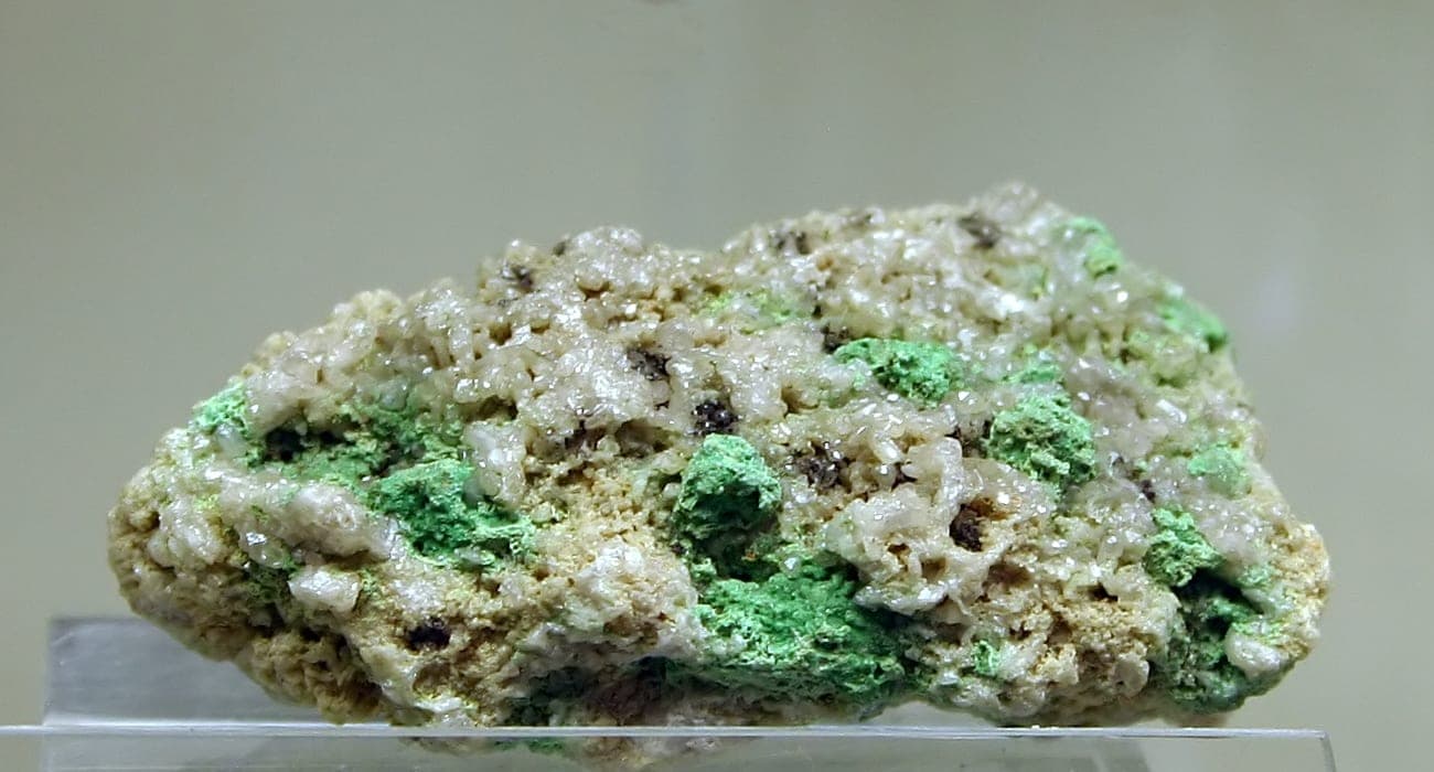 Caledonite mineral