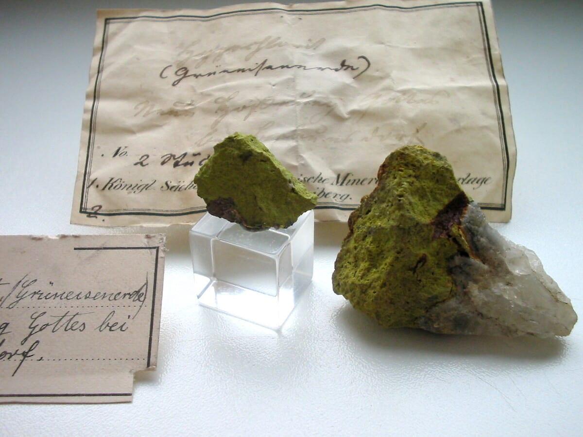 Chapmanite mineral