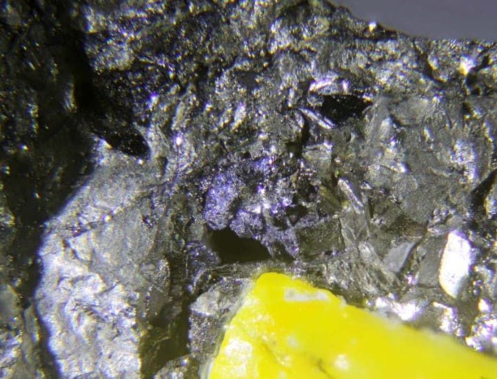 Chenguodaite mineral