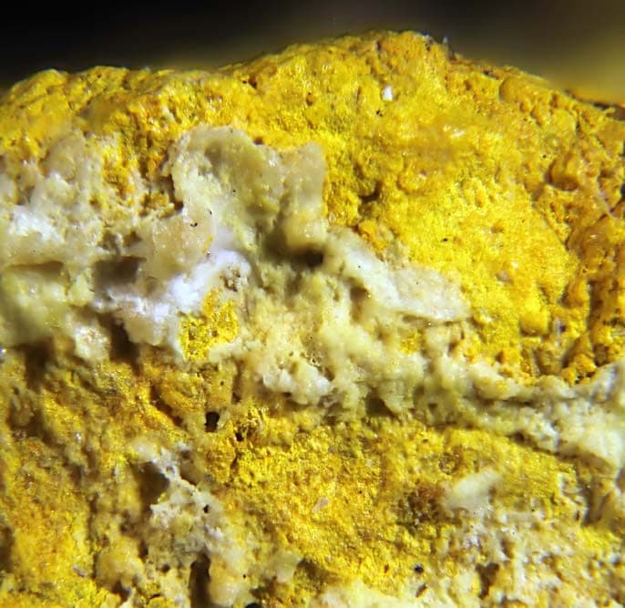 Clinobisvanite mineral