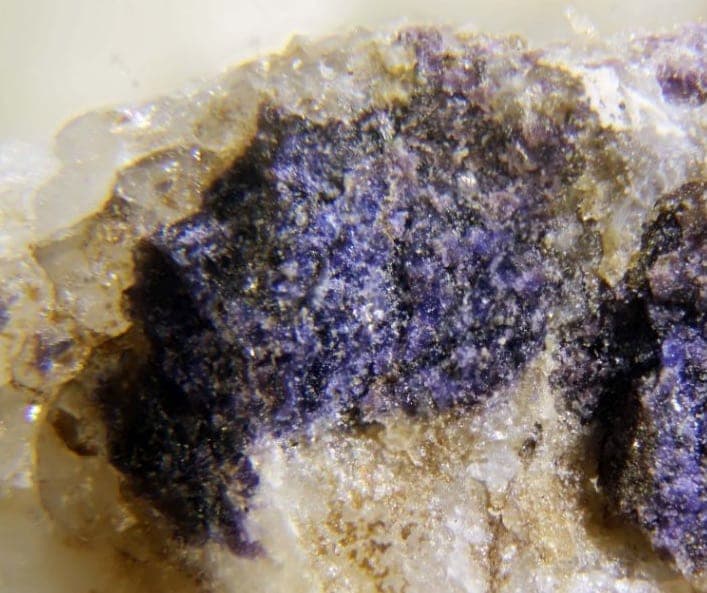 Dusmatovite mineral