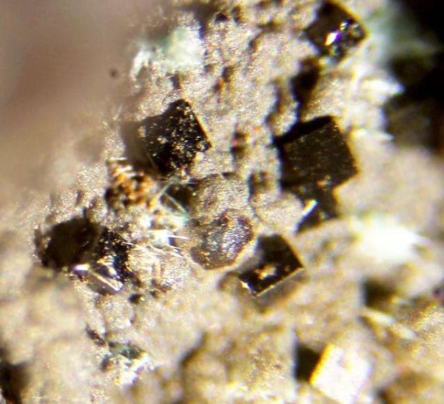 Eddavidite mineral