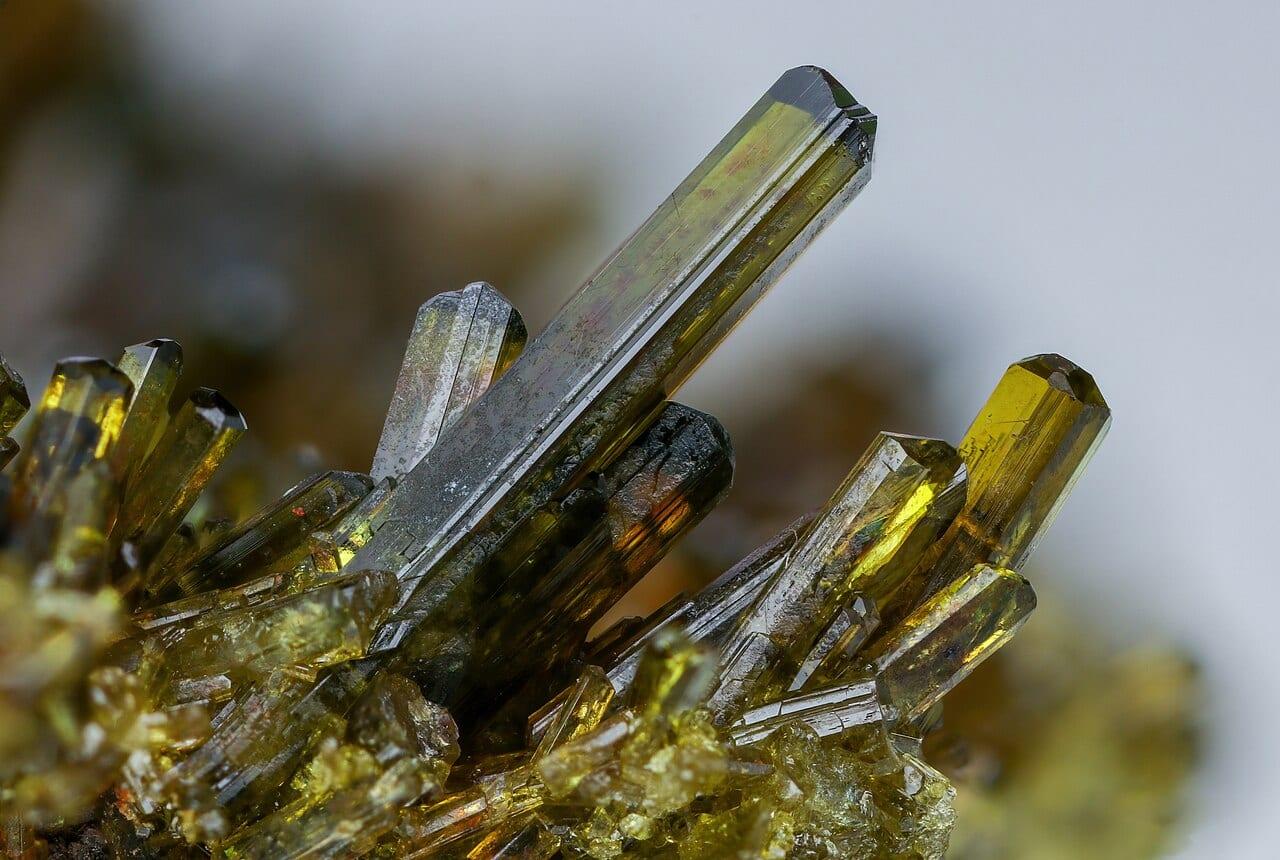 Epidote-(Sr) mineral — Epidote   Wikipedia