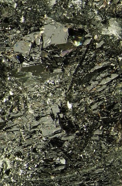 Ferri-kaersutite mineral — Ferri kaersutite 469855