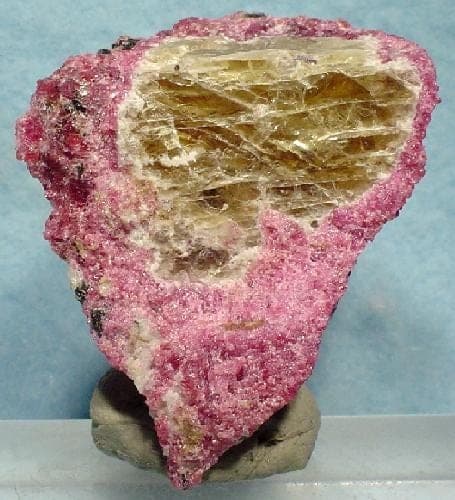Gittinsite mineral