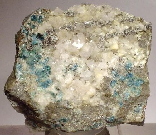 Goyazite mineral