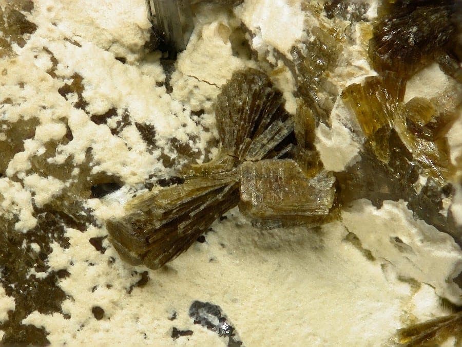 Greifensteinite mineral