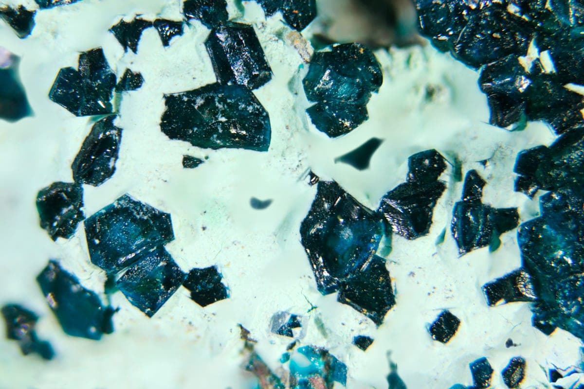 Hoganite mineral