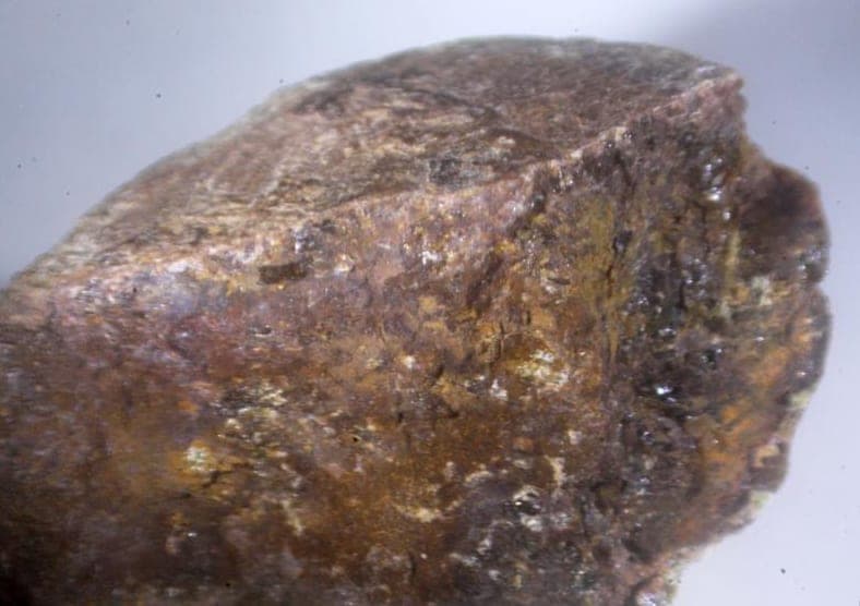 Hydrokenomicrolite mineral