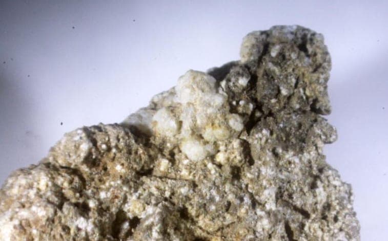 Hydroscarbroite mineral