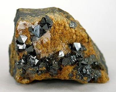 Jacobsite mineral