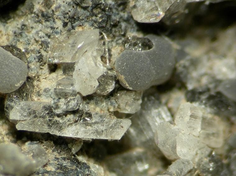 Kirschsteinite mineral