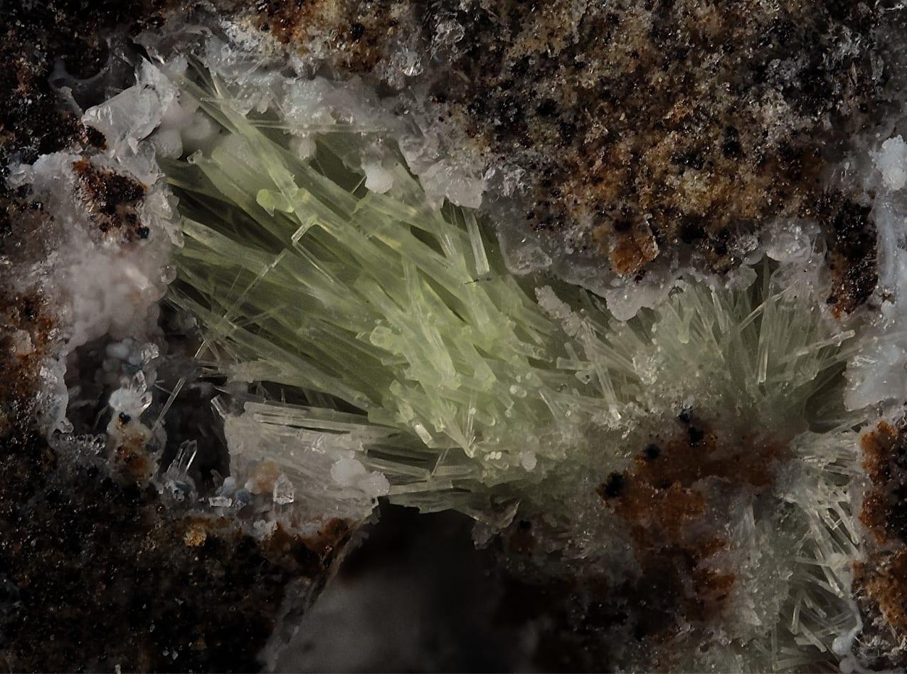 Kruijenite mineral