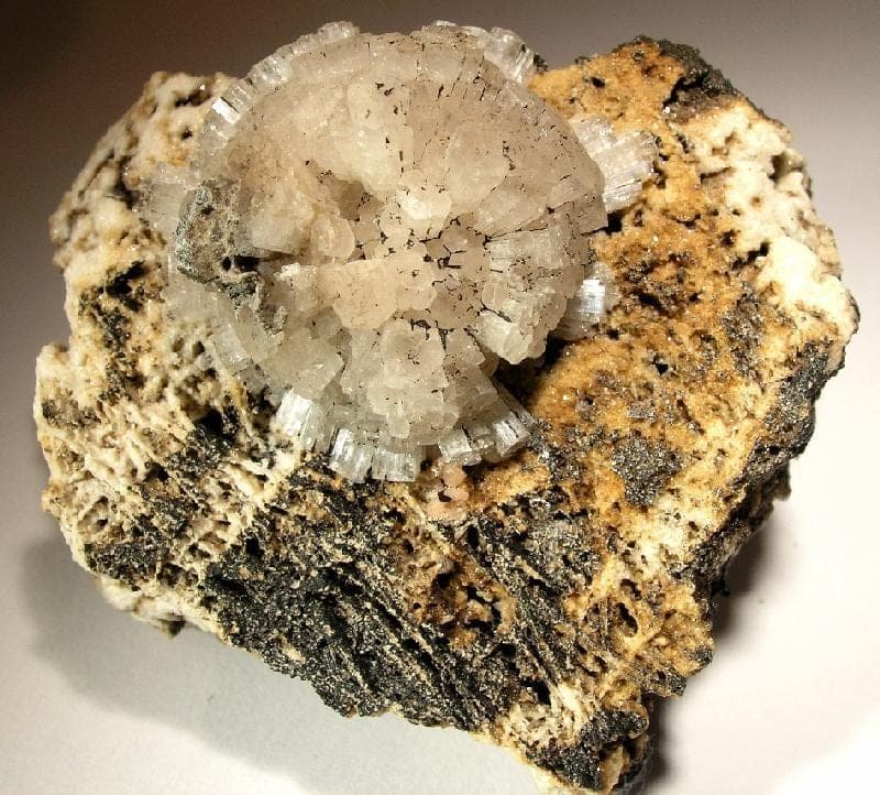Leifite mineral