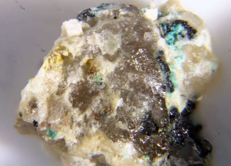 Magnolite mineral