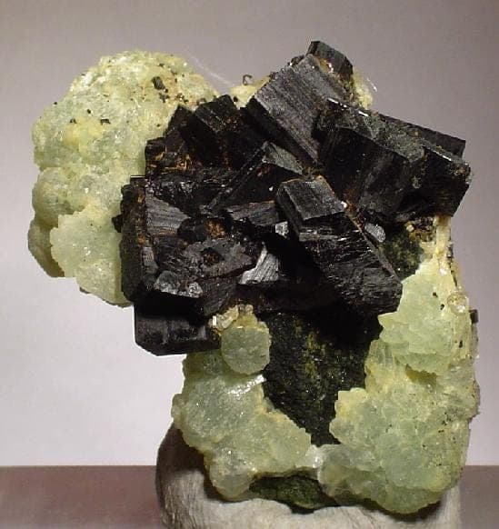 Manganbabingtonite mineral