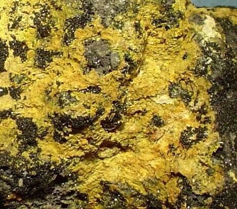Massicot mineral