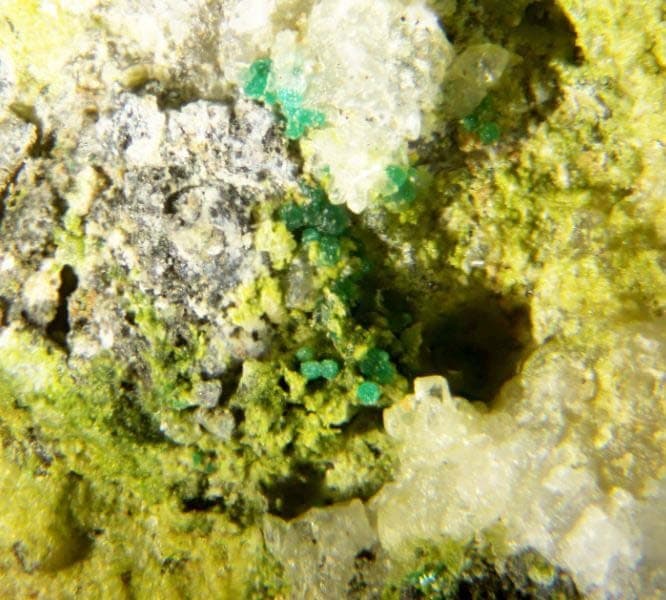 Mcalpineite mineral