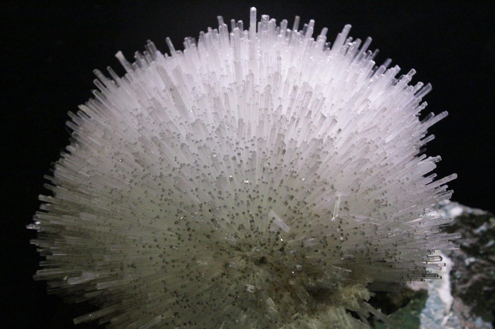 Mesolite mineral