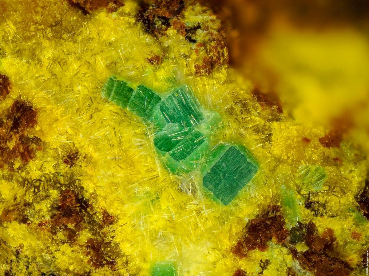 Metasaléeite mineral