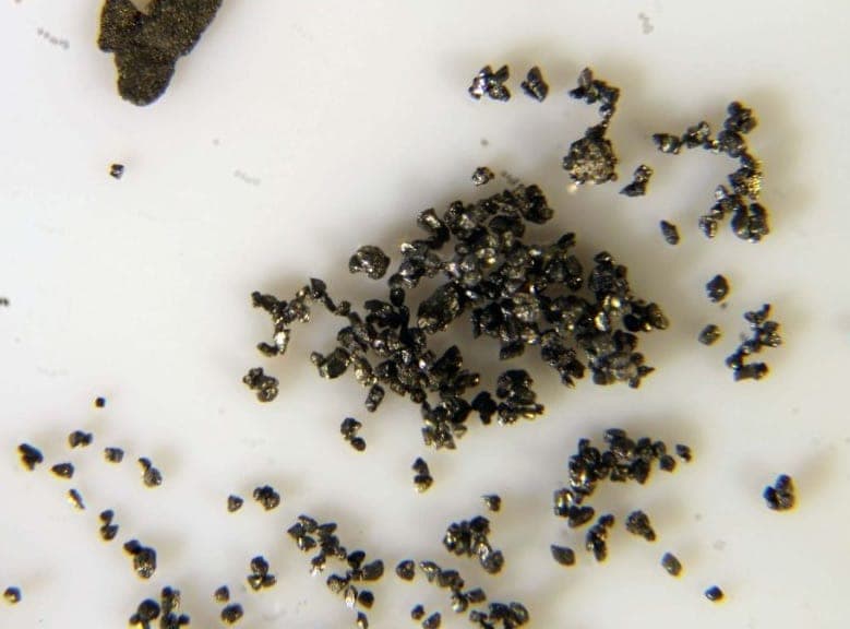 Modderite mineral