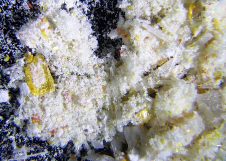Nasinite mineral