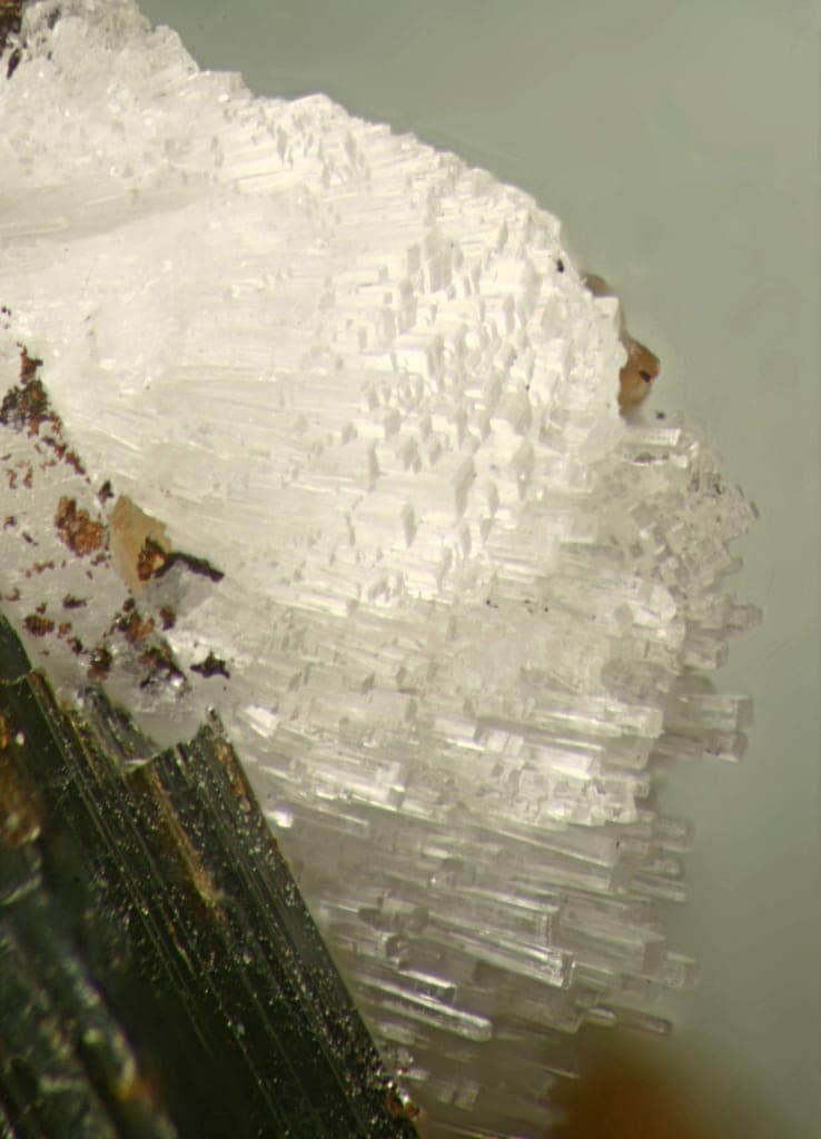 Natrolemoynite mineral