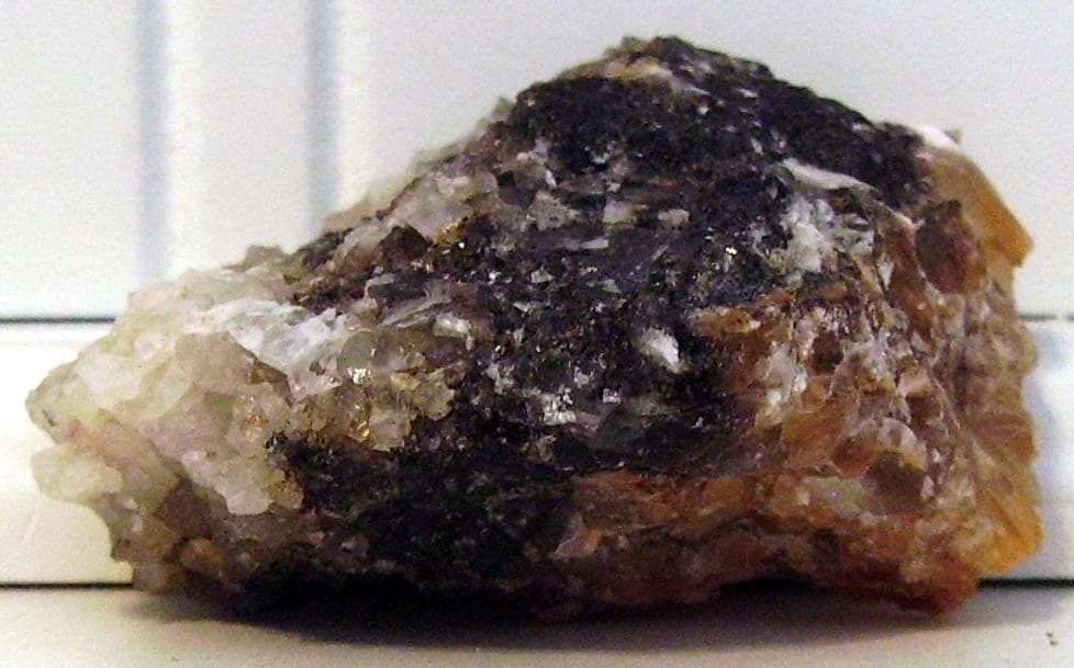 Nitrocalcite mineral