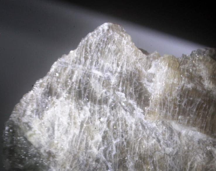 Papikeite mineral