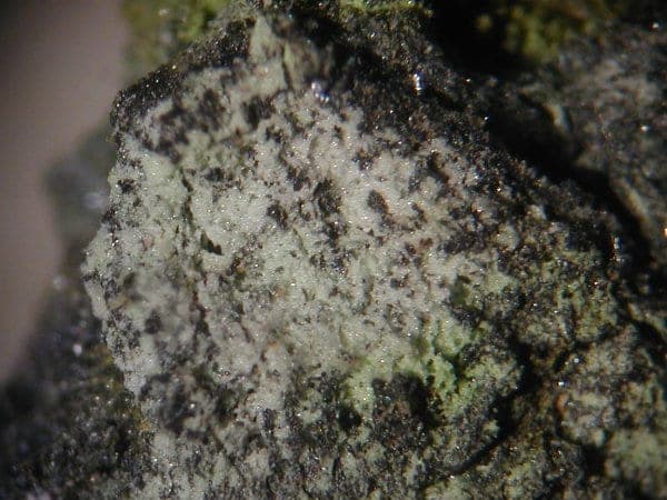 Periclase mineral