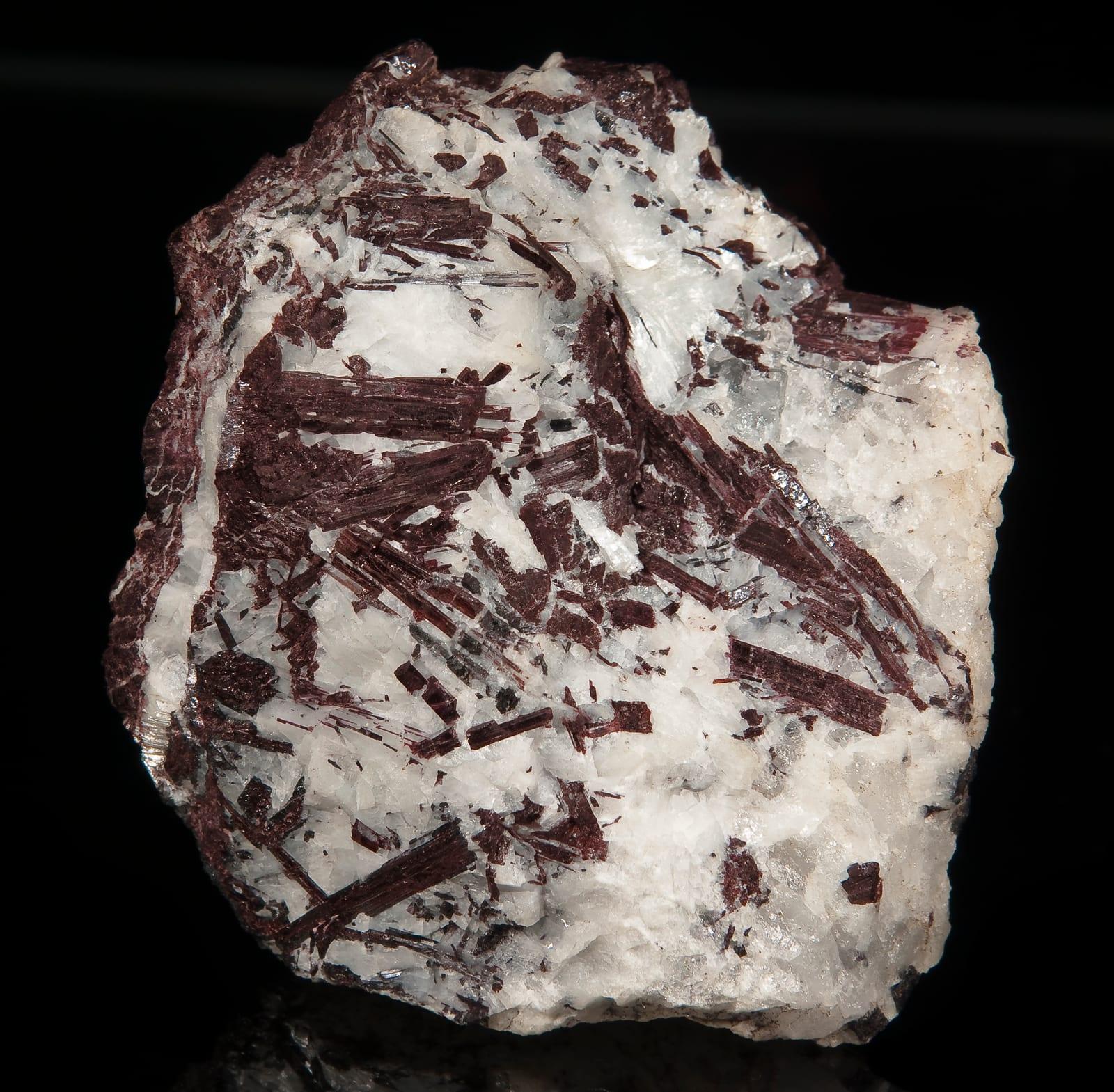 Piemontite mineral
