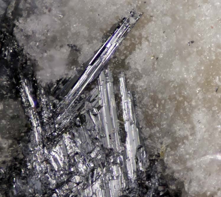 Pillaite mineral