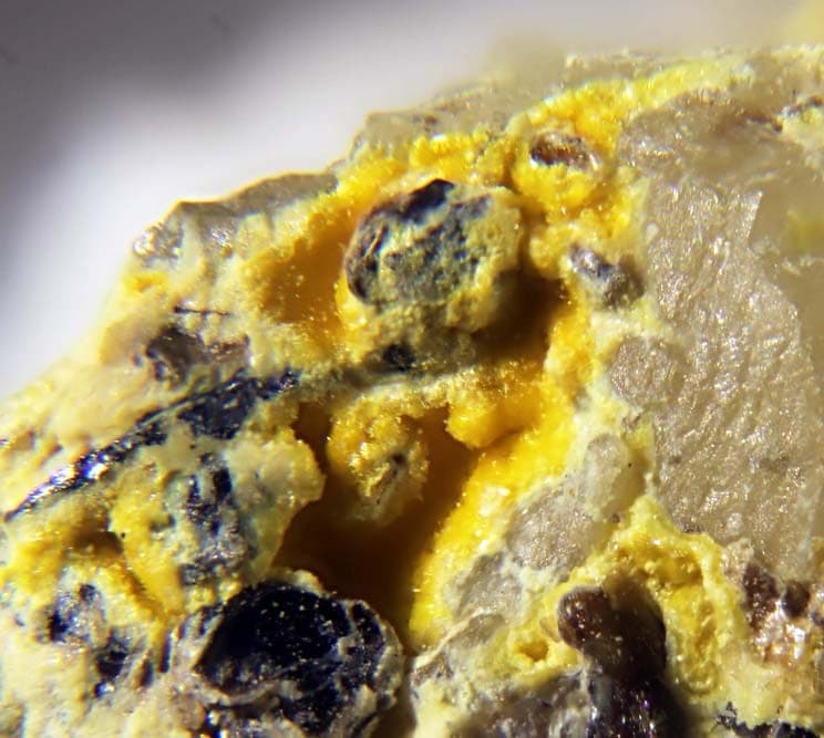 Poitevinite mineral