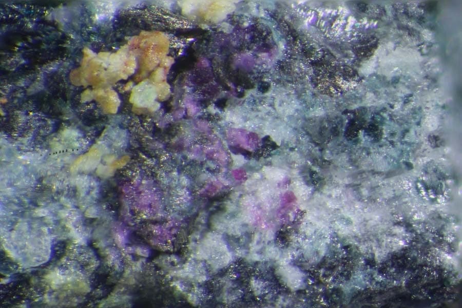 Putnisite mineral