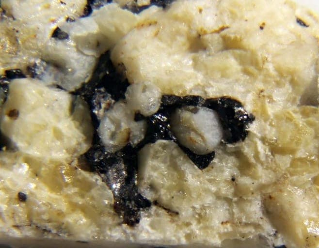 Qandilite mineral