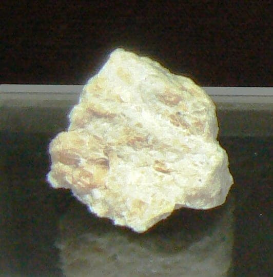 Reedmergnerite mineral
