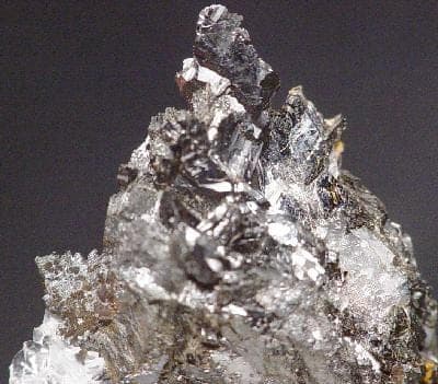Schneiderhöhnite mineral — Schneiderhohnite 18809