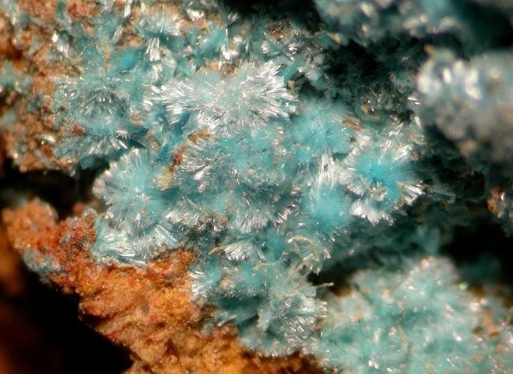 Serpierite mineral