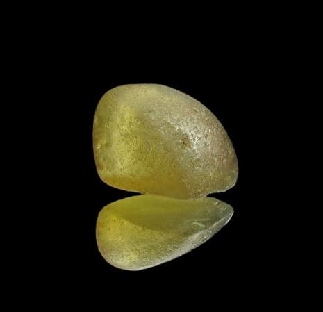 Sinhalite mineral