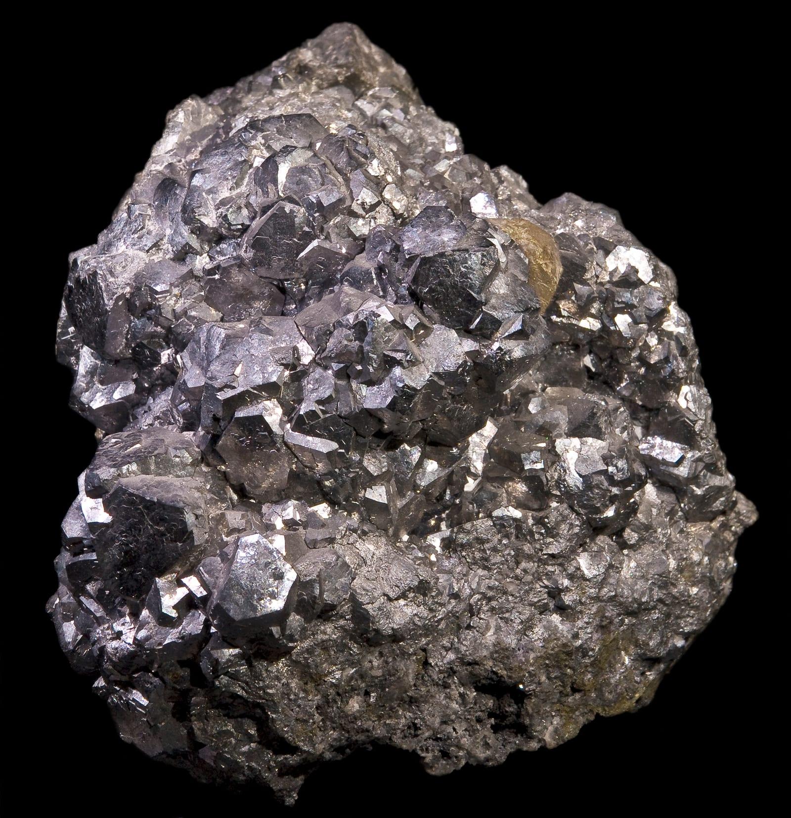 Skutterudite mineral