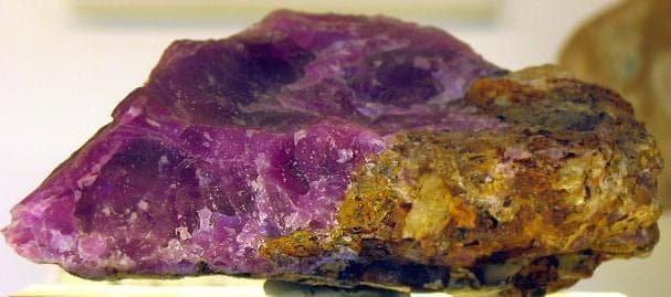 Spherocobaltite mineral
