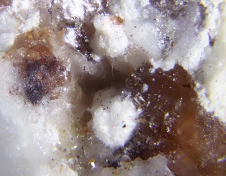 Sterlinghillite mineral