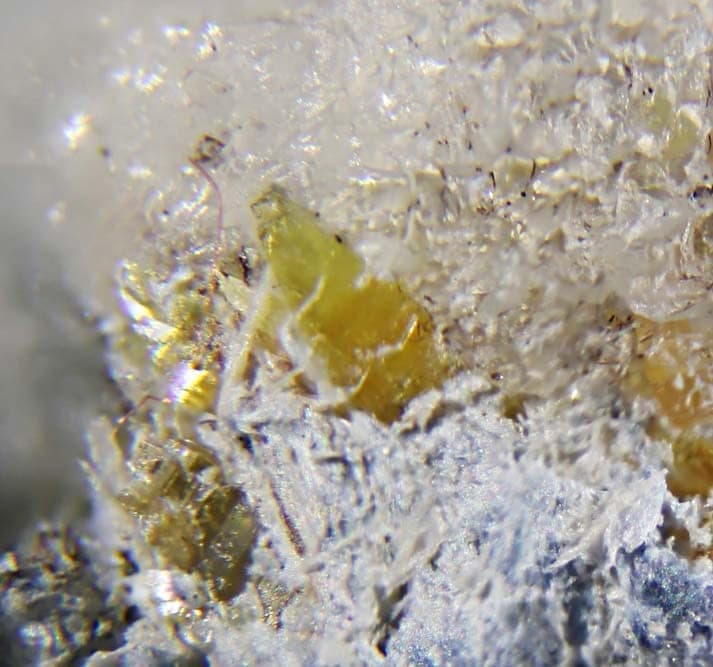 Strontio-orthojoaquinite mineral — Strontio orthojoaquinite