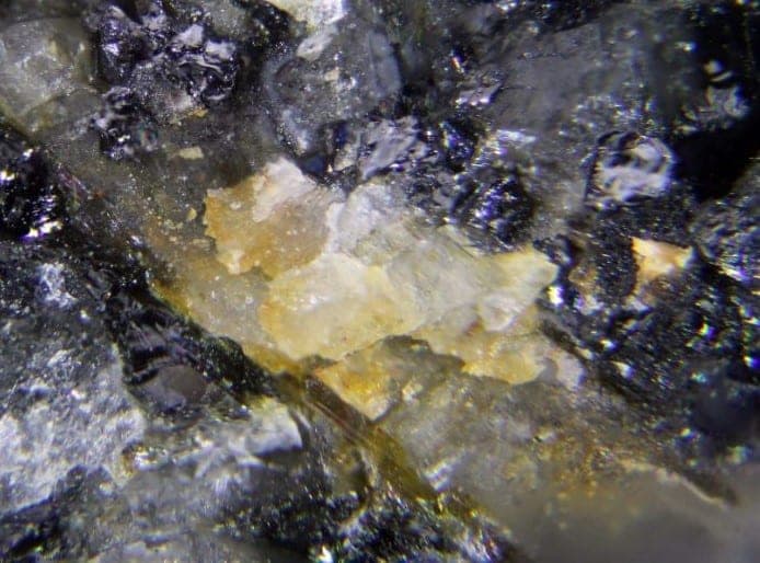 Strontiochevkinite mineral