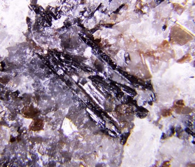 Takéuchiite mineral