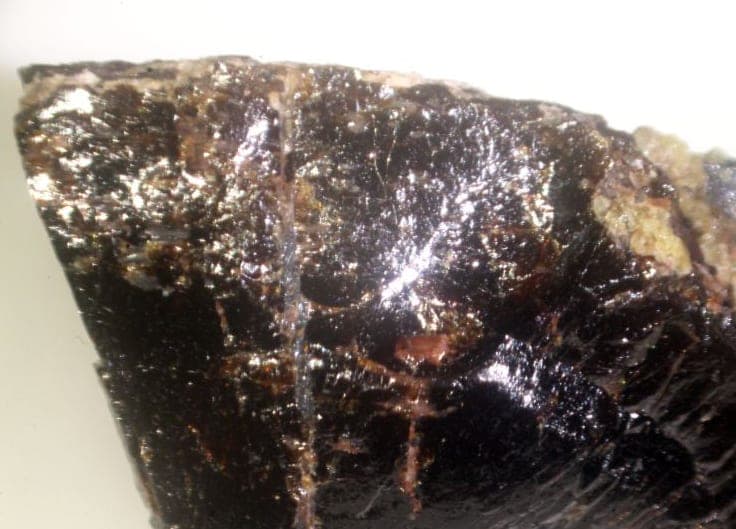Tantalaeschynite-(Y) mineral — Tantalaeschynite (Y)